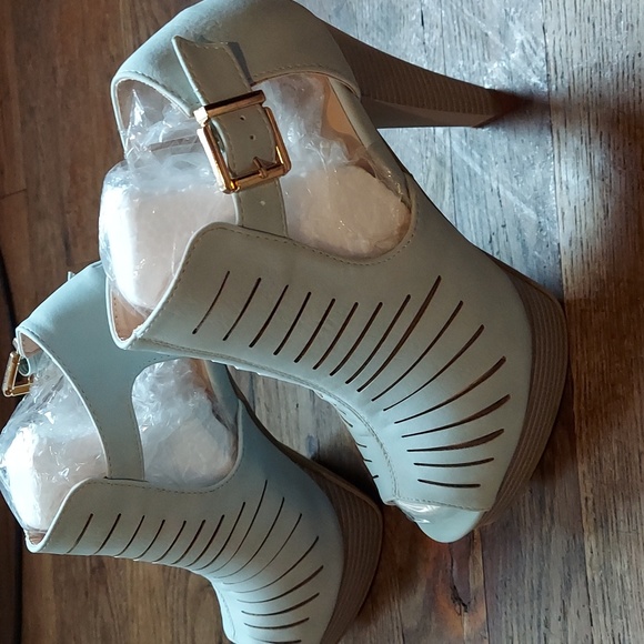 M&M 4 for $12 Shoes - Picture 4 of 11